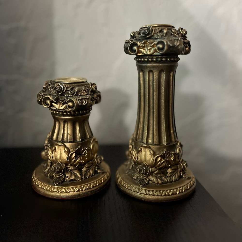 Pair of gold baroque style candlestick holders 🕯️